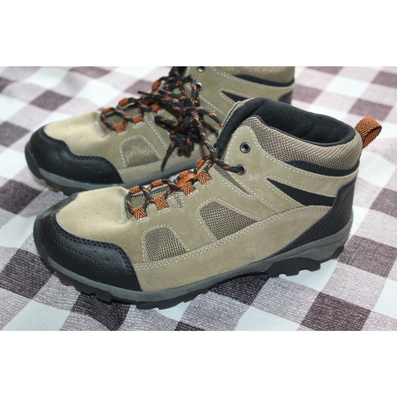 BOYS OZARK TRAIL HIKING BOOTS SIZE 6