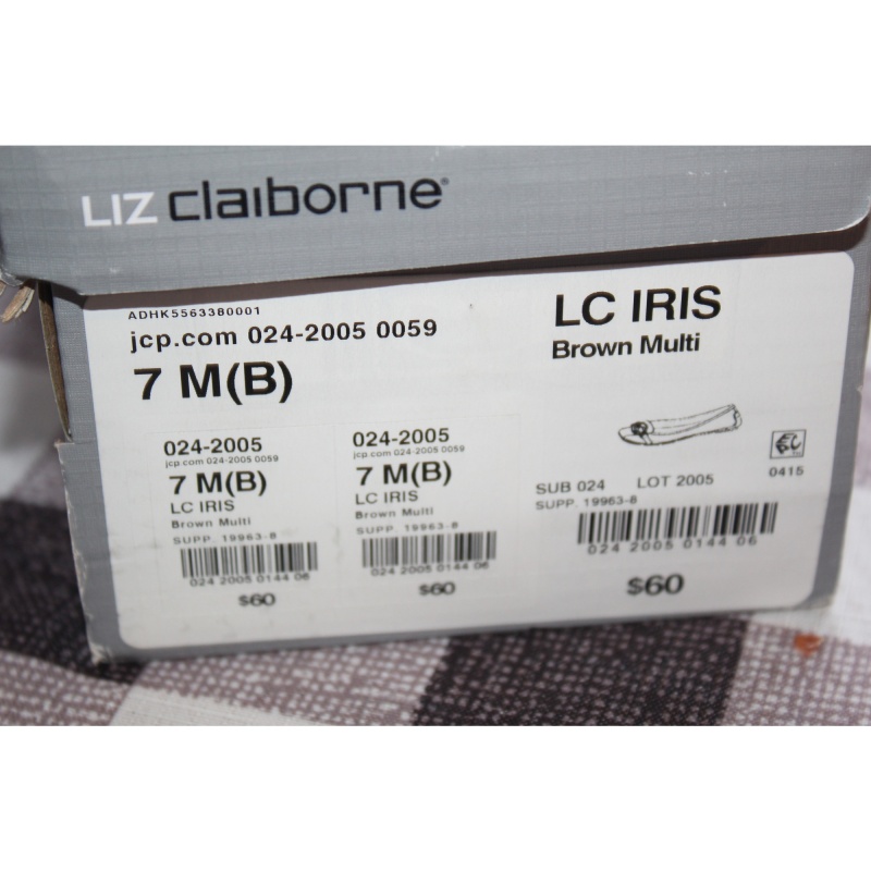 WOMANS LIZ CLAIBORNE BROWN AND GOLD SHOE SIZE 7