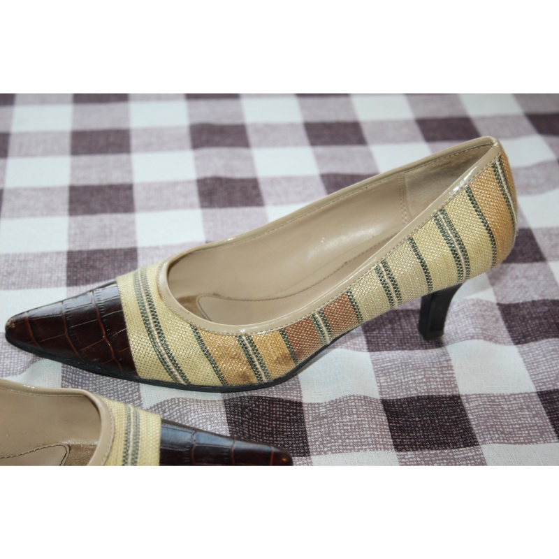WOMANS LIZ CLAIBORNE FLEX HEELS SIZE 7 ½