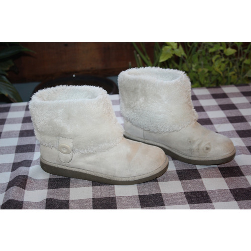 WOMANS ARIZONA OFF WHITE BOOTS SIZE 7