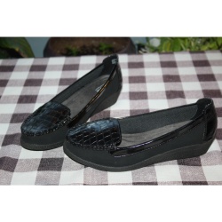 WOMANS COMFORT PLUS BY PREDICTIONS BLACK SHOES SIZE 10