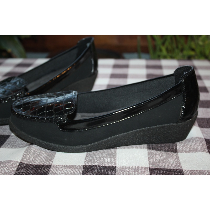 WOMANS COMFORT PLUS BY PREDICTIONS BLACK SHOES SIZE 10