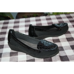 WOMANS COMFORT PLUS BY PREDICTIONS BLACK SHOES SIZE 10