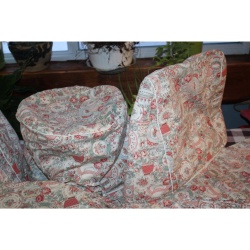 LOT OF SEAT COVERS , PLACE MATS , RUNNER AND APPLIANCE COVERS