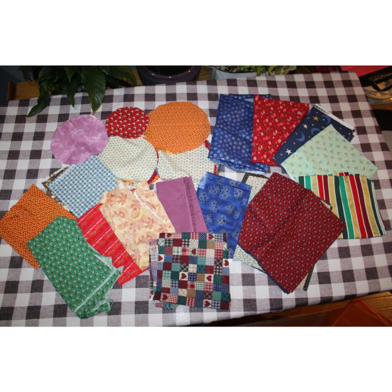 LOT OF DIFFERENT PATTERN MATERIAL FOR QUILTS OR PROJECTS