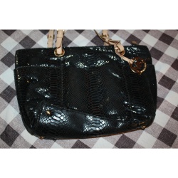 MICHAEL KORS BLACK AND TAN PURSE