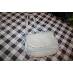 VALERIE STEVENS CREAM COLOR PURSE