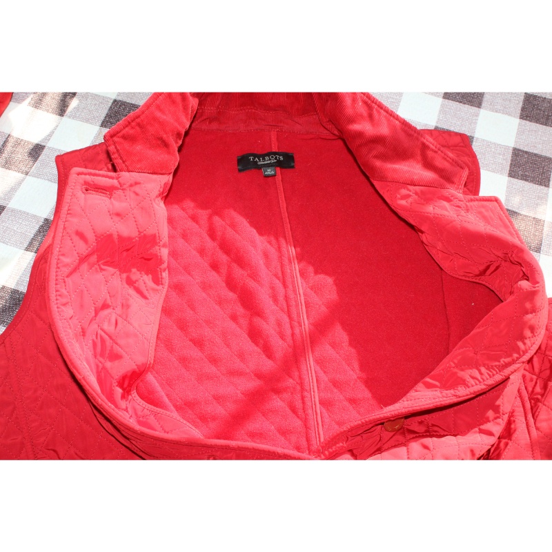 WOMANS TALBOTS RED VEST SIZE MEDIUM