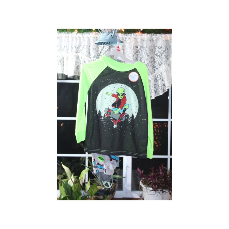 BOYS GLOW IN THE DARK PAJAMAS NWT SIZE X SMALL 4/5