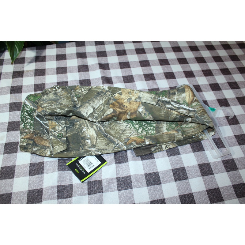 BOYS PEALTREE CAMO PANTS NWT SIZE LARGE 10/12