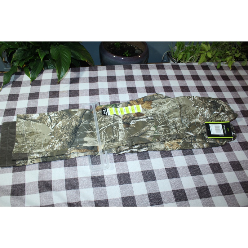 BOYS PEALTREE CAMO PANTS NWT SIZE LARGE 10/12