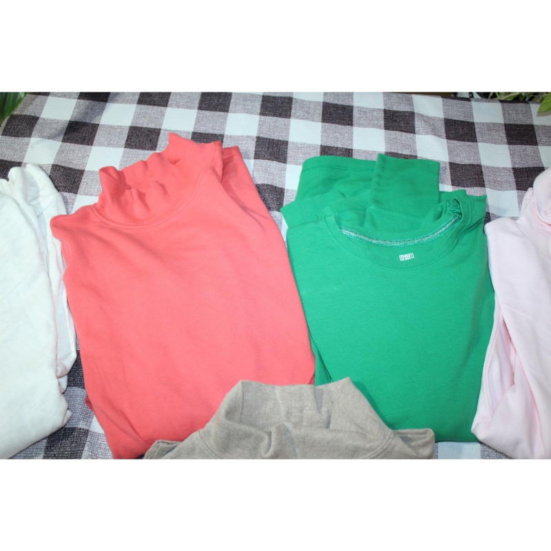 WOMANS LOT OF SHIRTS SIZE M