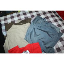 MENS LOT OF SHIRTS AND FLEECE PULLOVER SIZE LARGE
