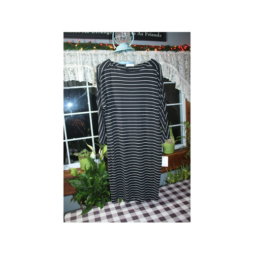 WOMANS CALVIN KLEIN BLACK AND WHITE STRIPED DRESS NWT SIZE 8