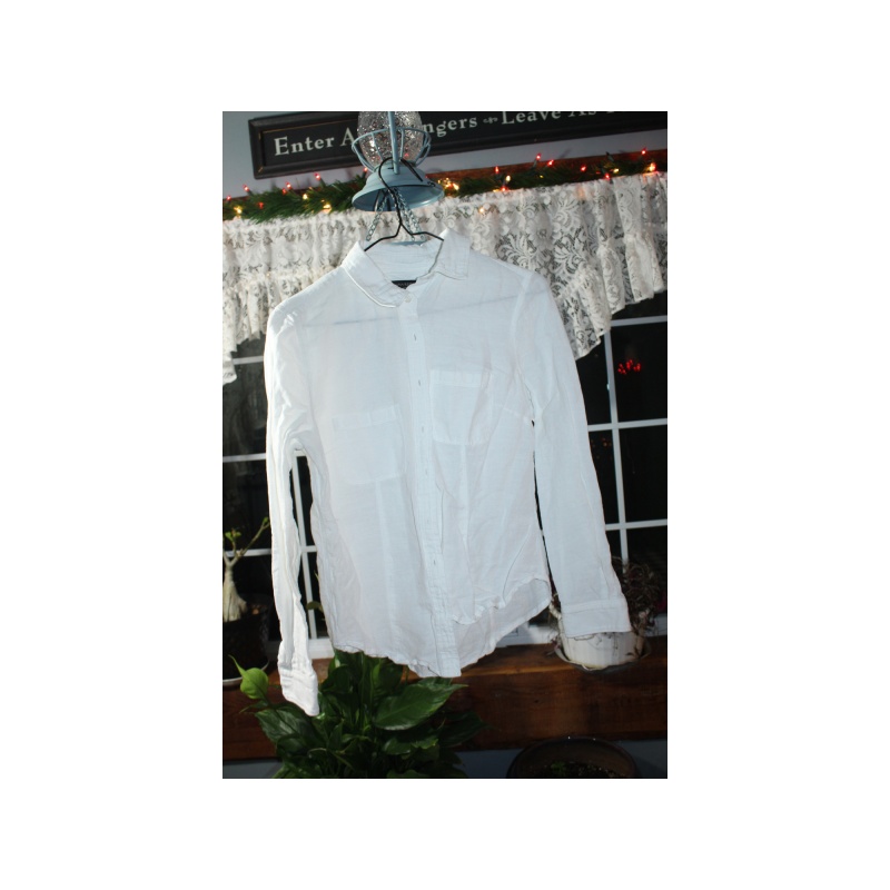 WOMANS BANANA REPUBLIC WHITE SHIRT SIZE X SMALL