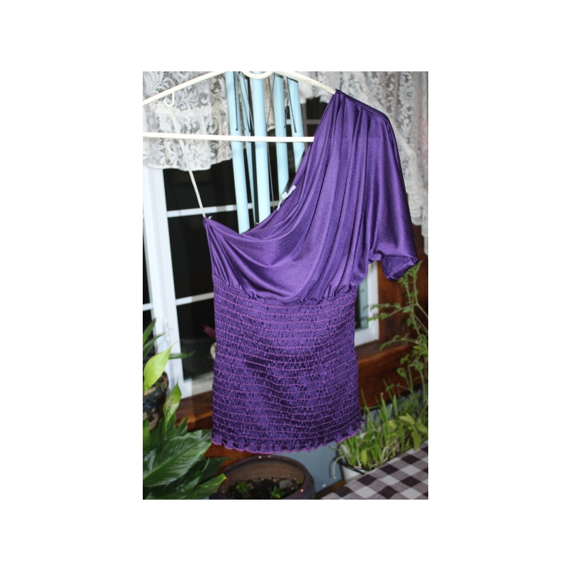 WOMANS CHARLOTTE RUSSE TOP SIZE SMALL