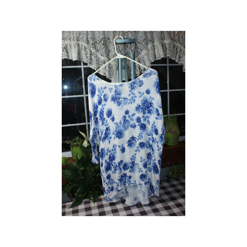 WOMANS DIVIDEND H&M SWEATER SIZE M