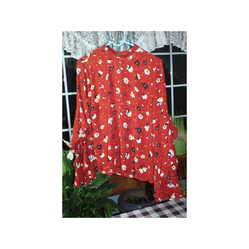 WOMANS MELLO DAY TOP SIZE MEDIUM