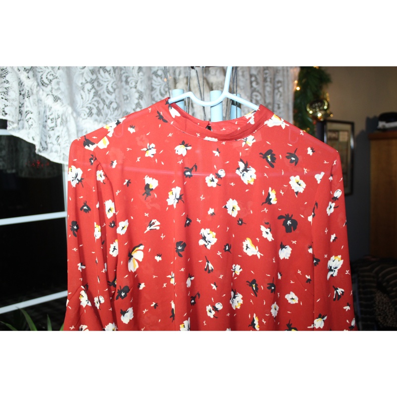 WOMANS MELLO DAY TOP SIZE MEDIUM