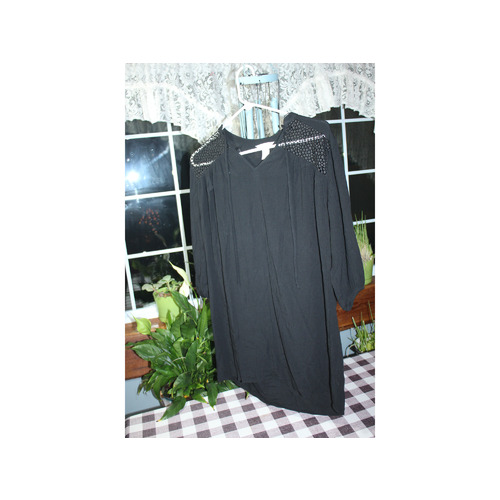 WOMANS H&M BLACK MINI DRESS SIZE 4