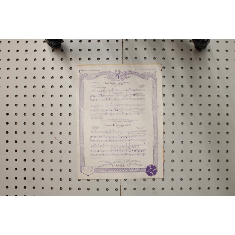 1932 - Somebody loves you - Sheet Music