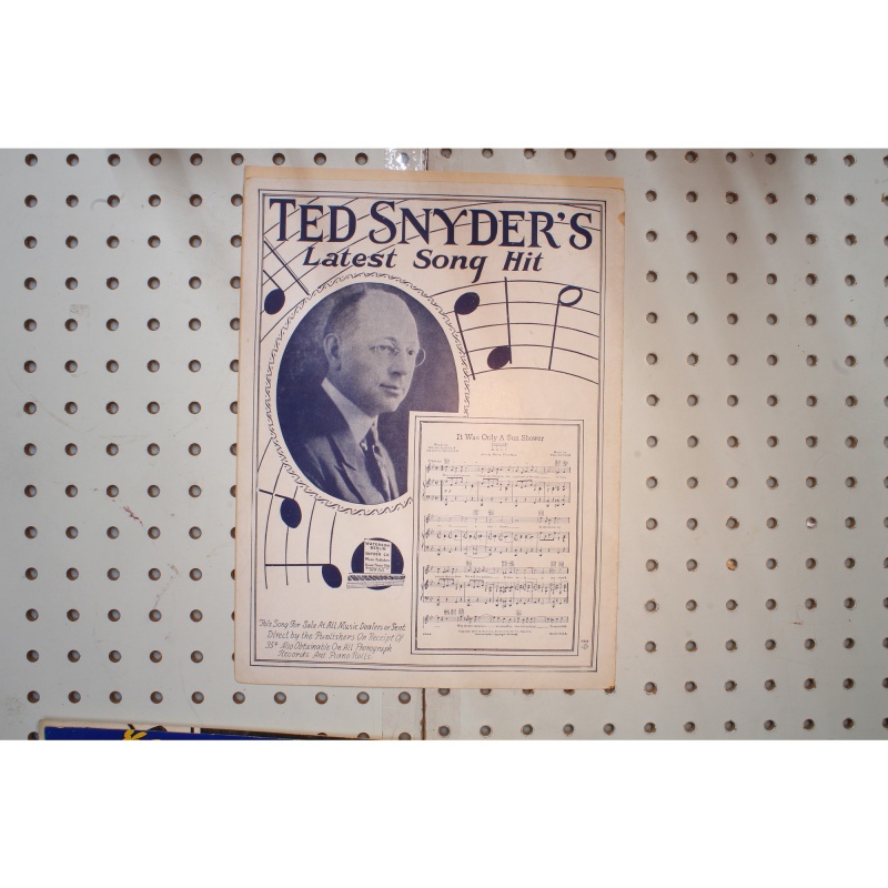 1927 - Under the moon - Sheet Music