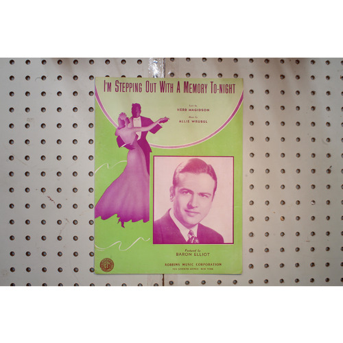 1940 - Im stepping out with a memory tonight - Sheet Music