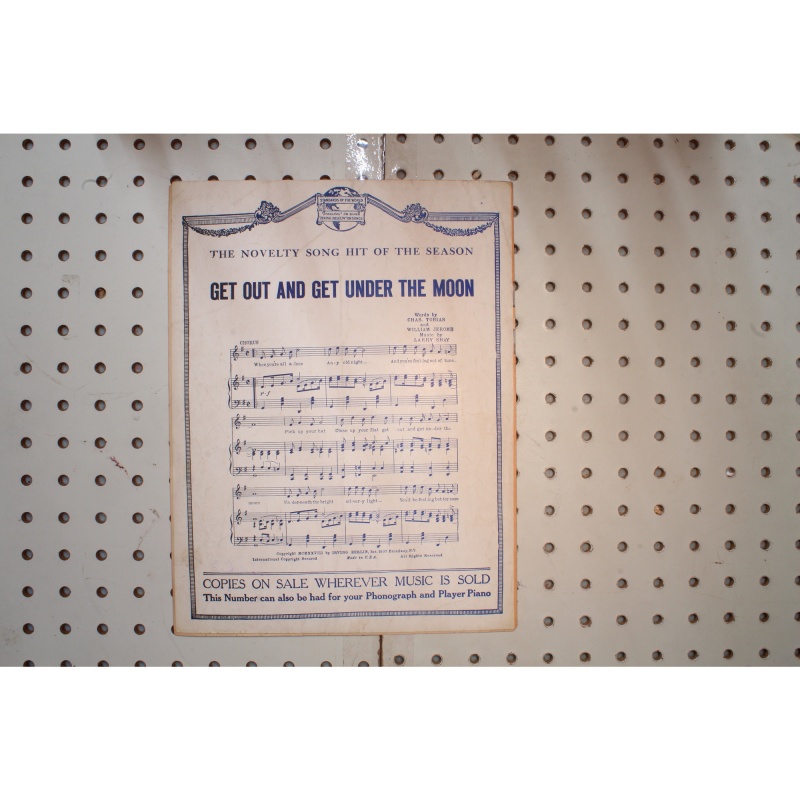 1928 - THERES A RAINBOW ROUND MY SHOULDER AL JOLSONS BIG HIT IN "THE SINGING