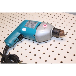 Black & Decker variable speed corded power drill