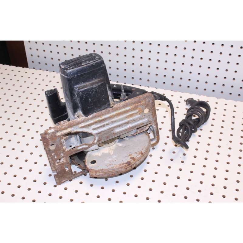 Black & Decker circular saw