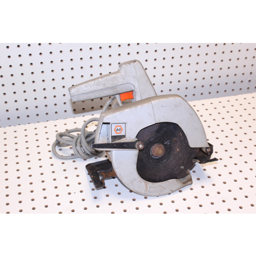 Vintage Black & Decker circular saw model number 7301