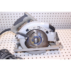 Porter cable circular saw model 324MAG