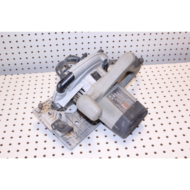 Porter cable circular saw model 324MAG