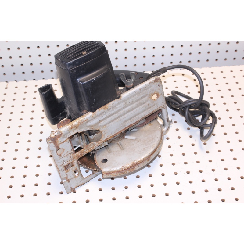 Black & Decker circular saw model 7391