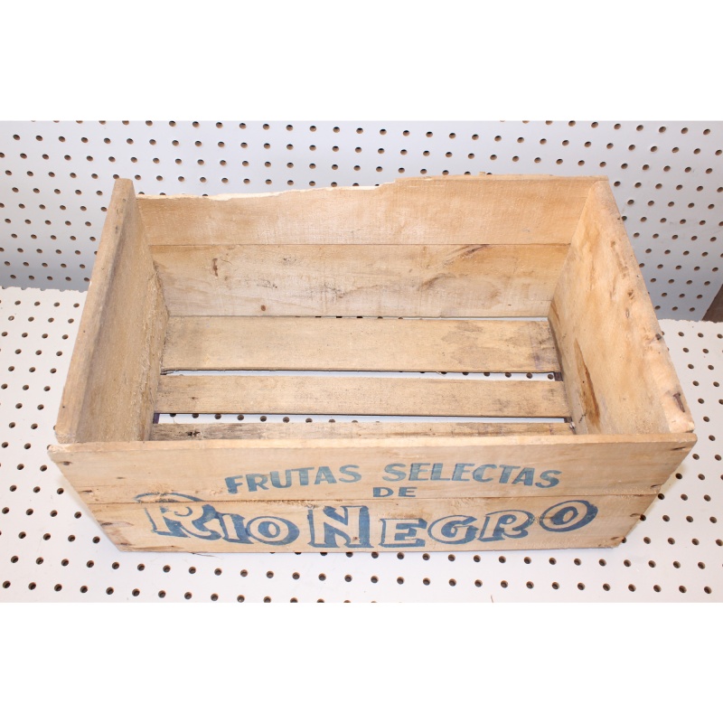 Nice early wooden fruit crate with great markings Argentina