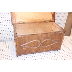 Nice early vintage lift top chest needs repair and refinishing