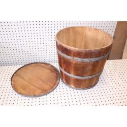 Nice early wooden coverage many barrel/container with metal bands and trim