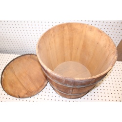 Nice early wooden coverage many barrel/container with metal bands and trim