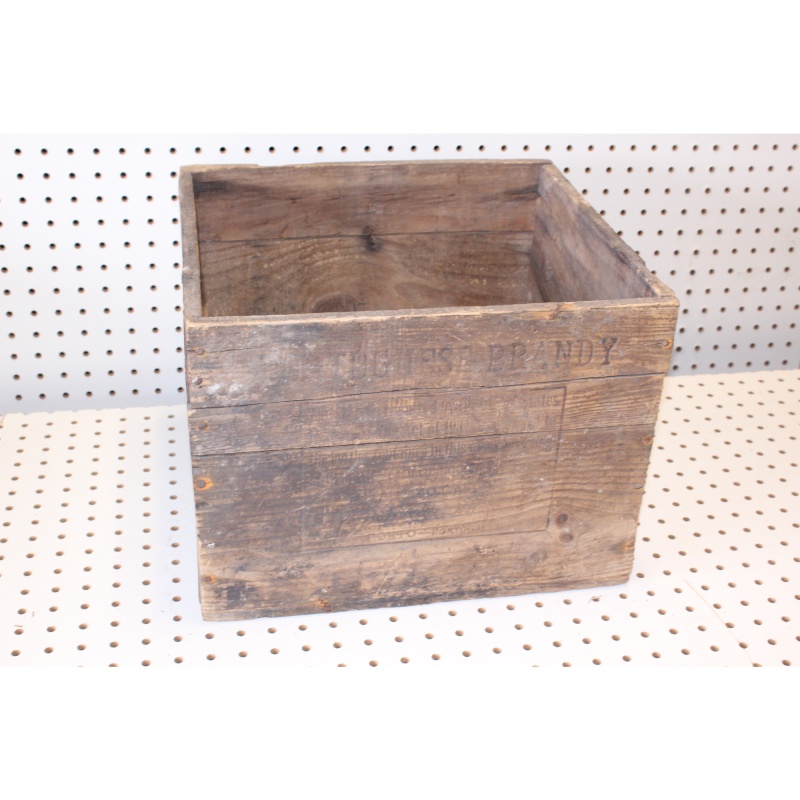 Very nice early Borges Brandy wooden crate product of Portugal