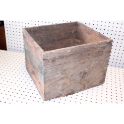 Very nice early Borges Brandy wooden crate product of Portugal