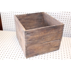 Very nice early Borges Brandy wooden crate product of Portugal