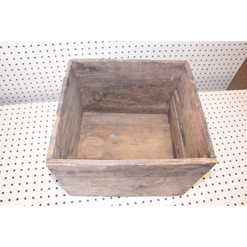 Very nice early Borges Brandy wooden crate product of Portugal