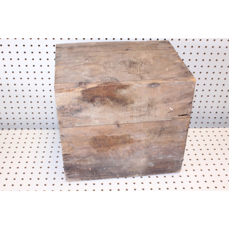 Very nice early Borges Brandy wooden crate product of Portugal