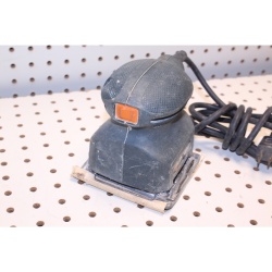 Black & Decker palm sander 1.6 amp 15,000 OPM