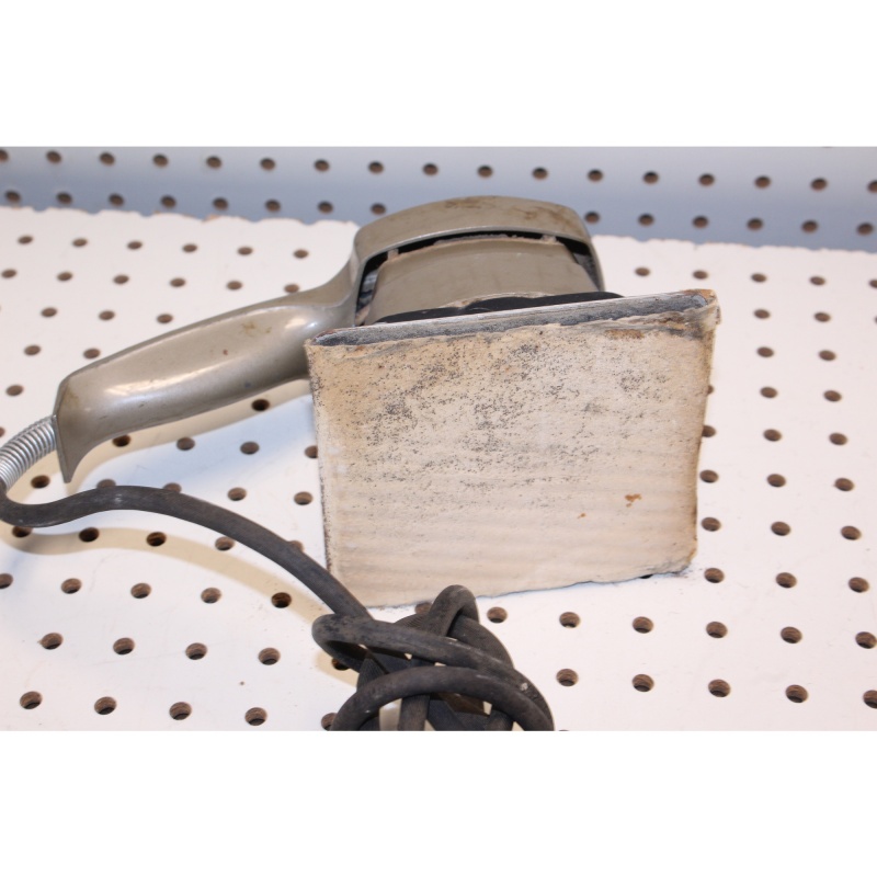 Vintage Montgomery Ward powr kraft orbital sander