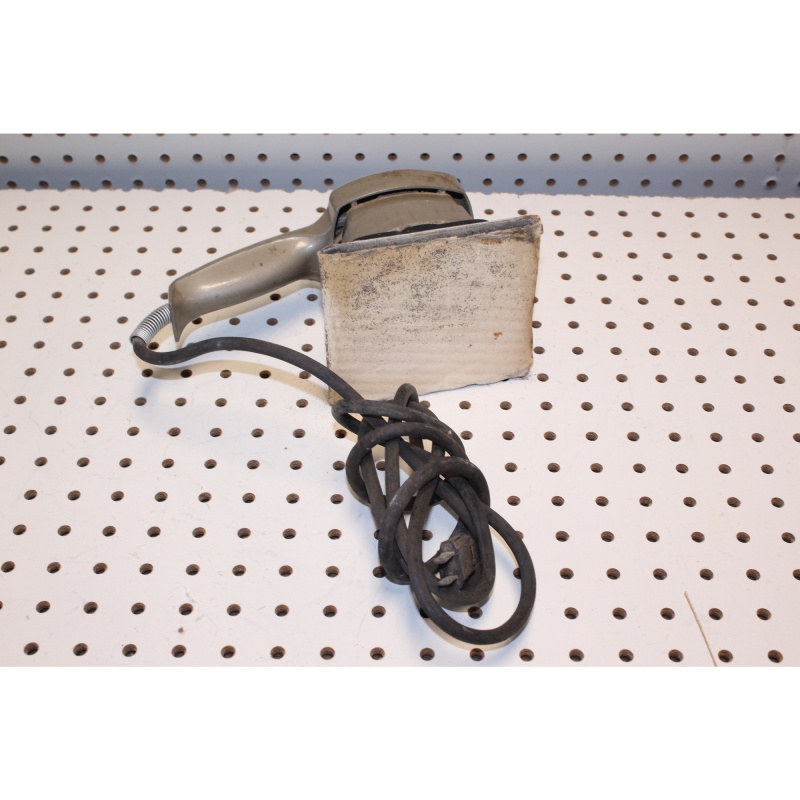 Vintage Montgomery Ward powr kraft orbital sander
