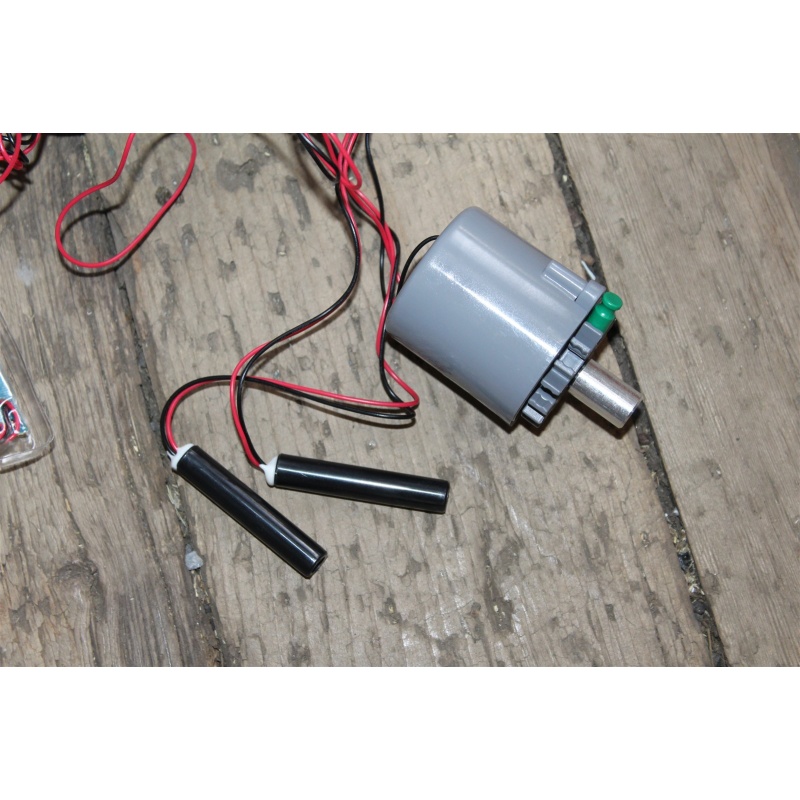 KNEX Motor / Battery Pack AND 2 Motion/Light Sensors From Store Display Knex