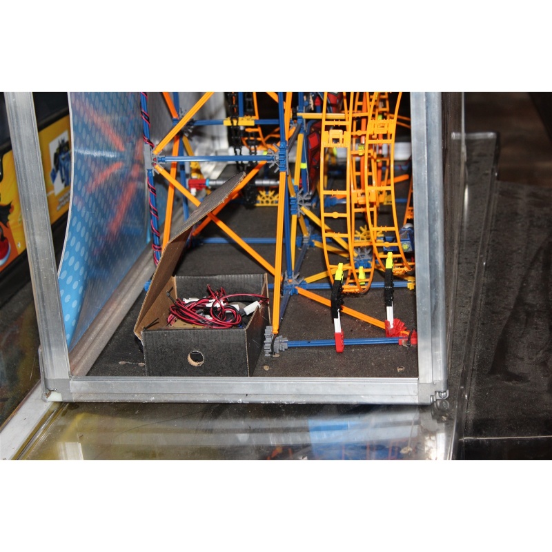 KNEX Motor / Battery Pack AND 2 Motion/Light Sensors From Store Display Knex