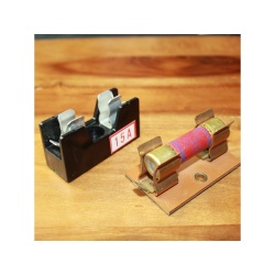 LOT OF 2 MISC FUSE BLOCK FUSE HOLDERS