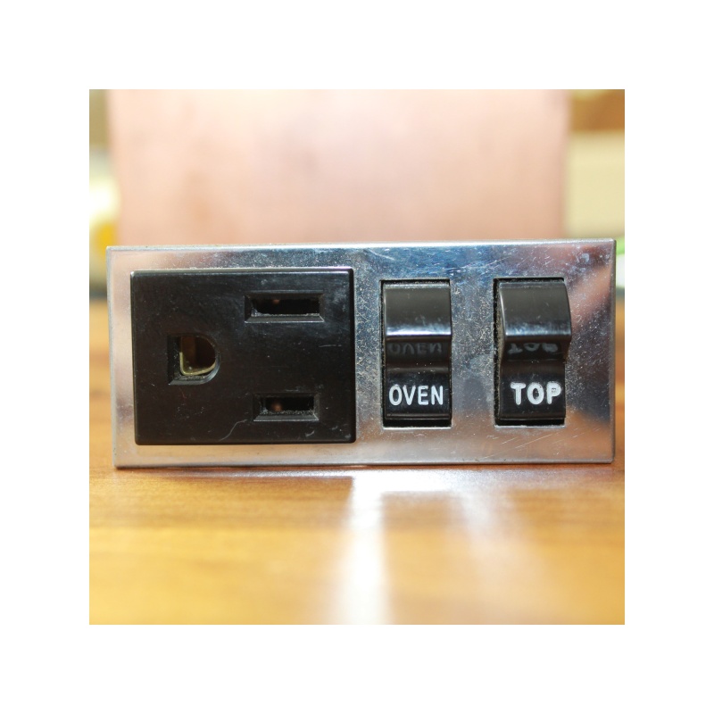 ANTIQUE VINTAGE RANGE TOP OVEN DUAL LIGHT SWITCH WITH RECEPTACLE 63802